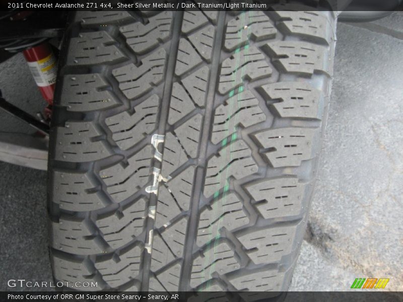 Sheer Silver Metallic / Dark Titanium/Light Titanium 2011 Chevrolet Avalanche Z71 4x4