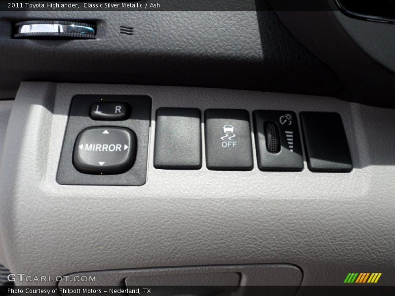 Classic Silver Metallic / Ash 2011 Toyota Highlander