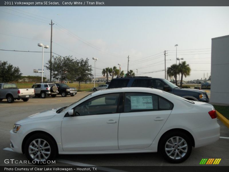 Candy White / Titan Black 2011 Volkswagen Jetta SE Sedan