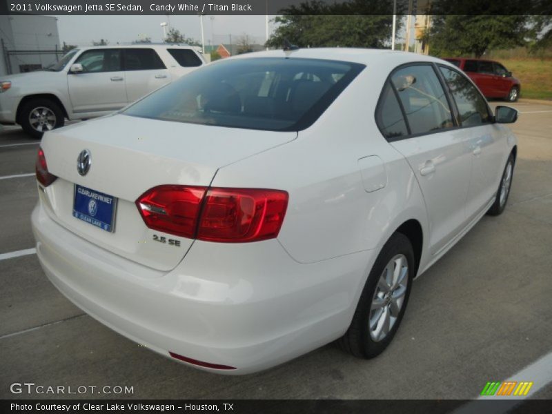 Candy White / Titan Black 2011 Volkswagen Jetta SE Sedan