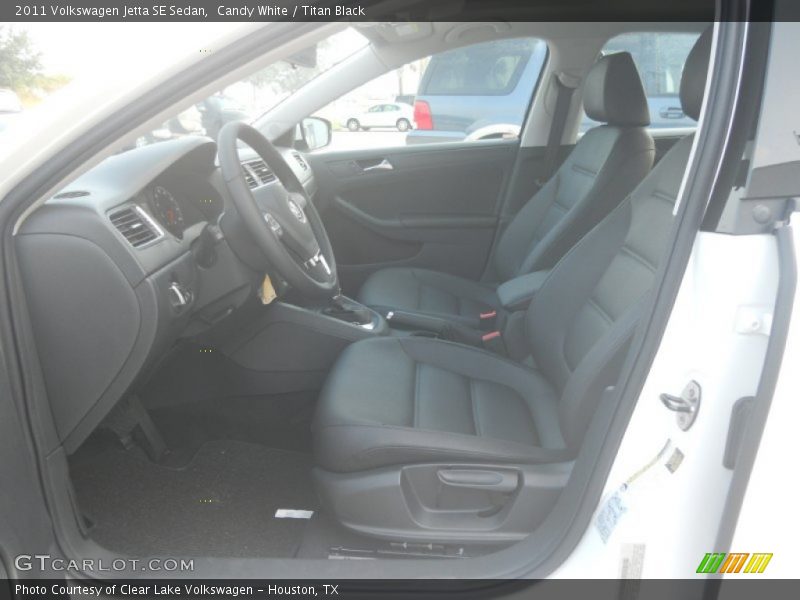 Candy White / Titan Black 2011 Volkswagen Jetta SE Sedan