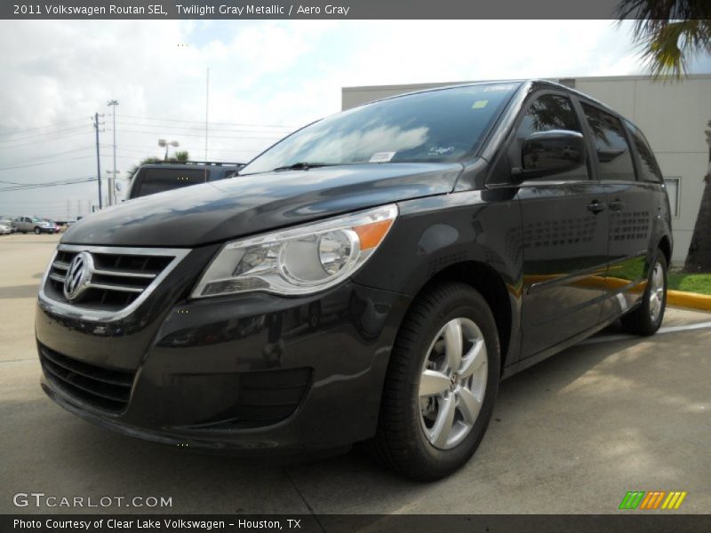 Twilight Gray Metallic / Aero Gray 2011 Volkswagen Routan SEL