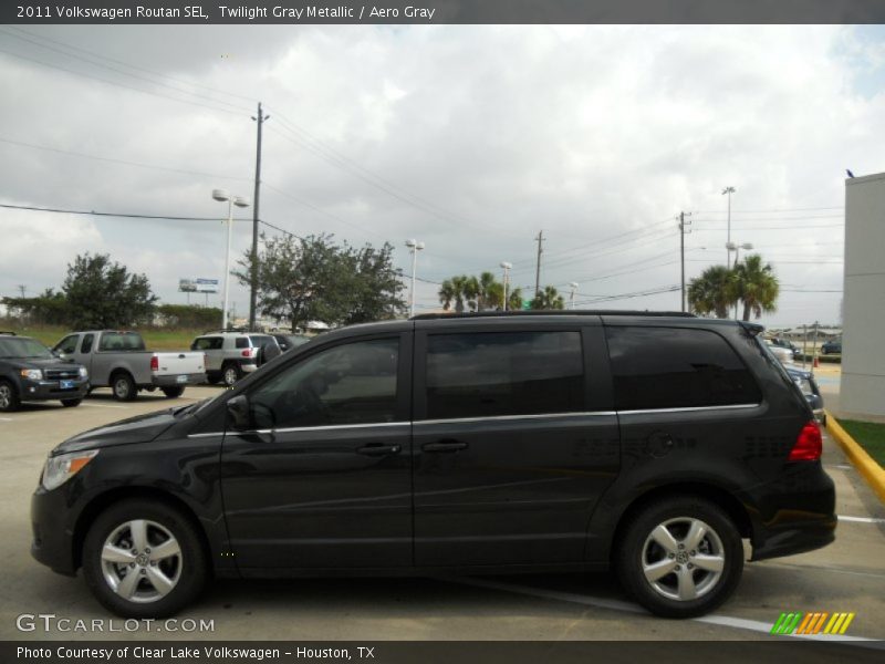 Twilight Gray Metallic / Aero Gray 2011 Volkswagen Routan SEL