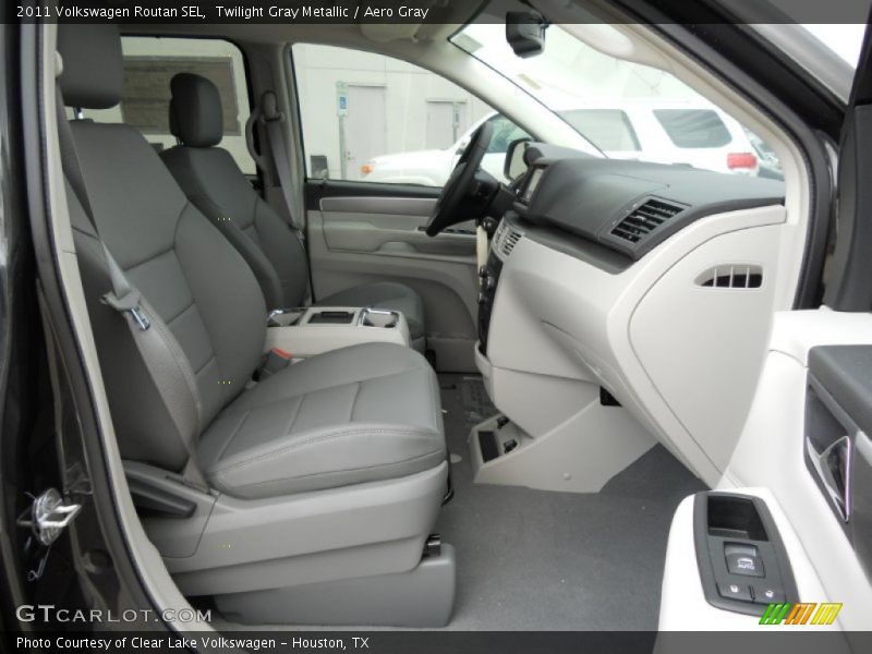  2011 Routan SEL Aero Gray Interior