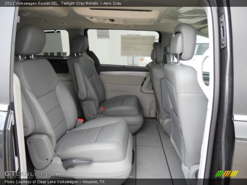  2011 Routan SEL Aero Gray Interior