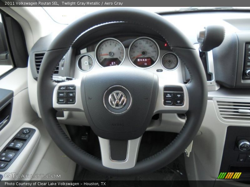  2011 Routan SEL Wheel