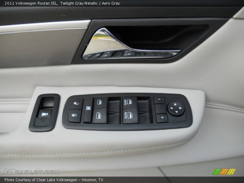 Controls of 2011 Routan SEL