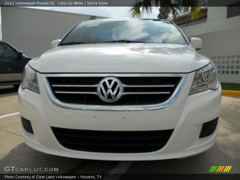 Calla Lily White / Sierra Stone 2011 Volkswagen Routan SE