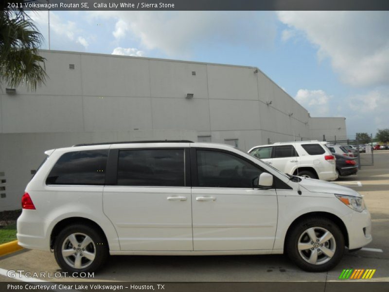 Calla Lily White / Sierra Stone 2011 Volkswagen Routan SE