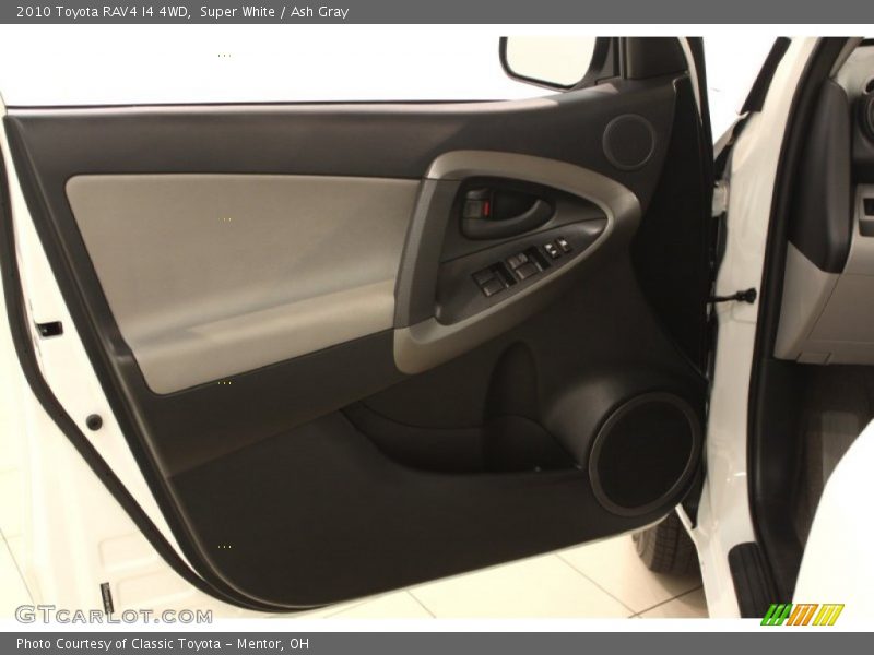 Super White / Ash Gray 2010 Toyota RAV4 I4 4WD