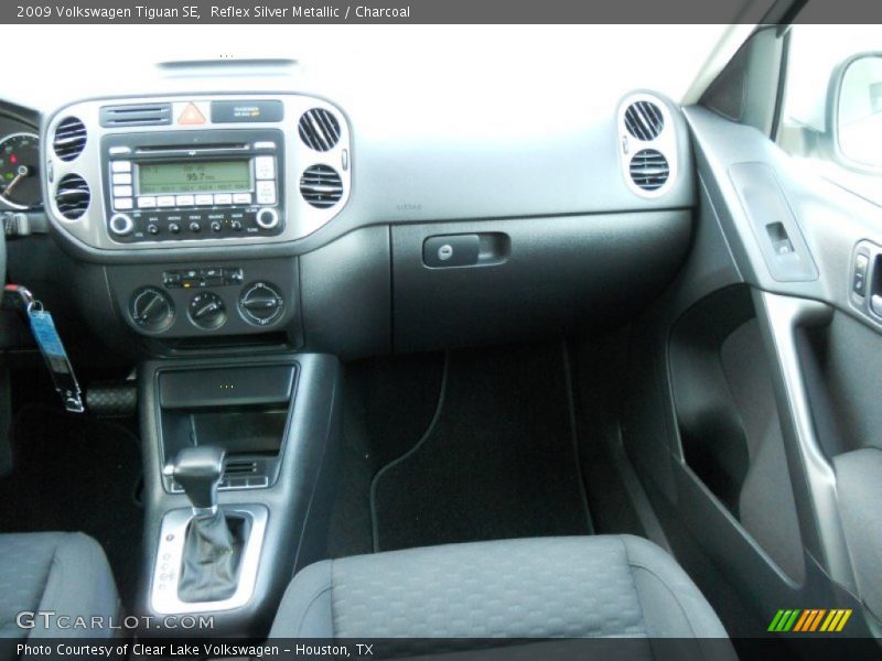 Reflex Silver Metallic / Charcoal 2009 Volkswagen Tiguan SE