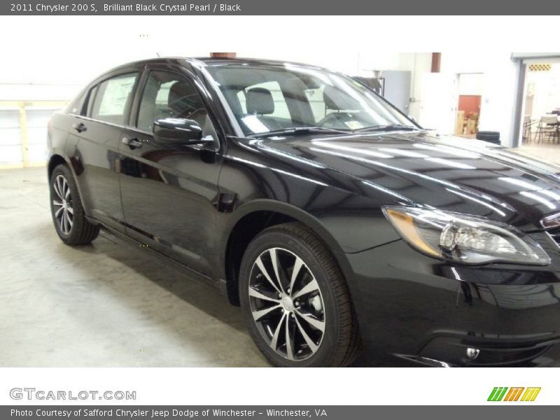 Brilliant Black Crystal Pearl / Black 2011 Chrysler 200 S