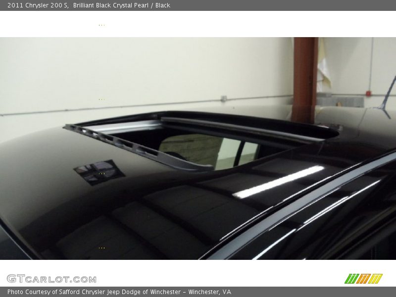 Brilliant Black Crystal Pearl / Black 2011 Chrysler 200 S