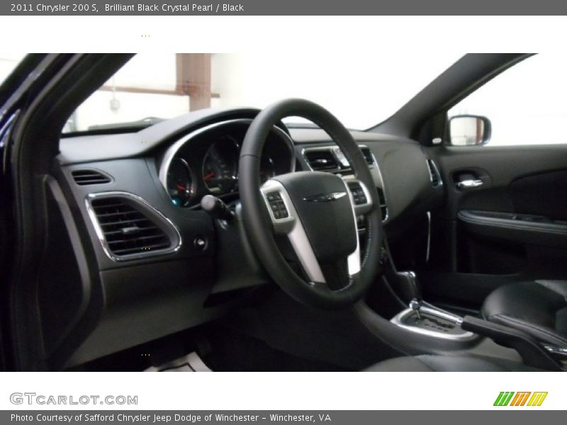 Brilliant Black Crystal Pearl / Black 2011 Chrysler 200 S