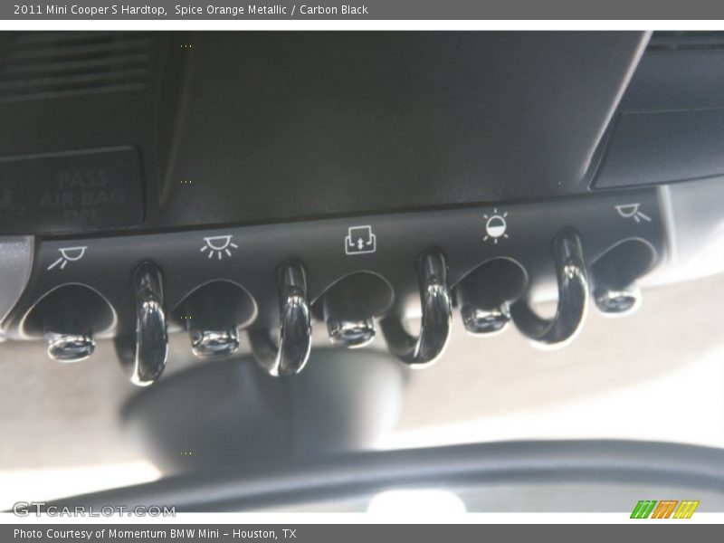 Controls of 2011 Cooper S Hardtop