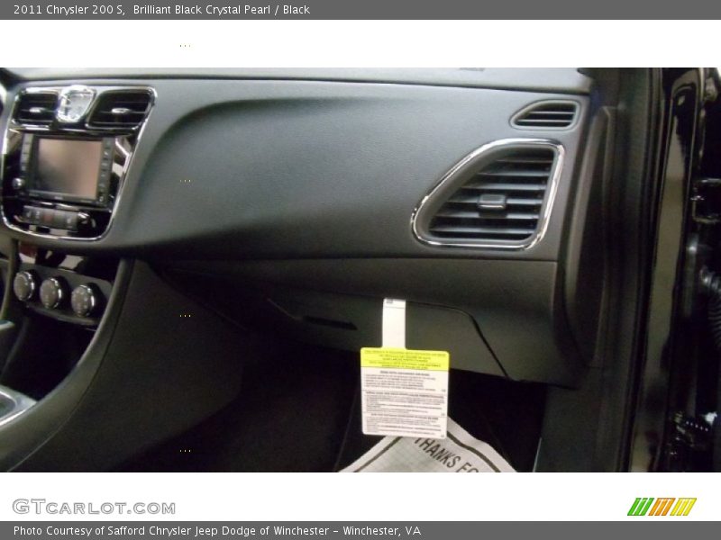Brilliant Black Crystal Pearl / Black 2011 Chrysler 200 S