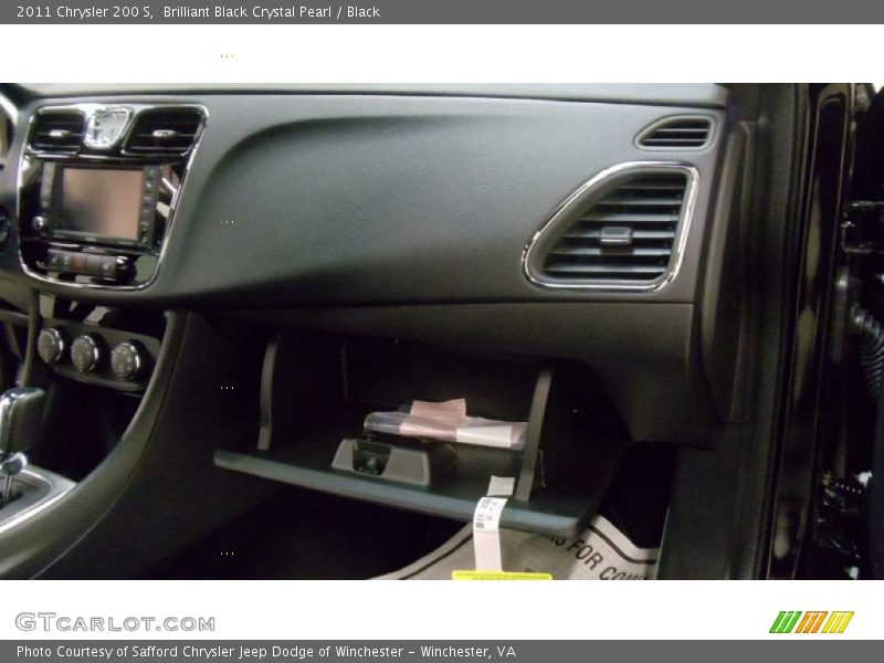 Brilliant Black Crystal Pearl / Black 2011 Chrysler 200 S