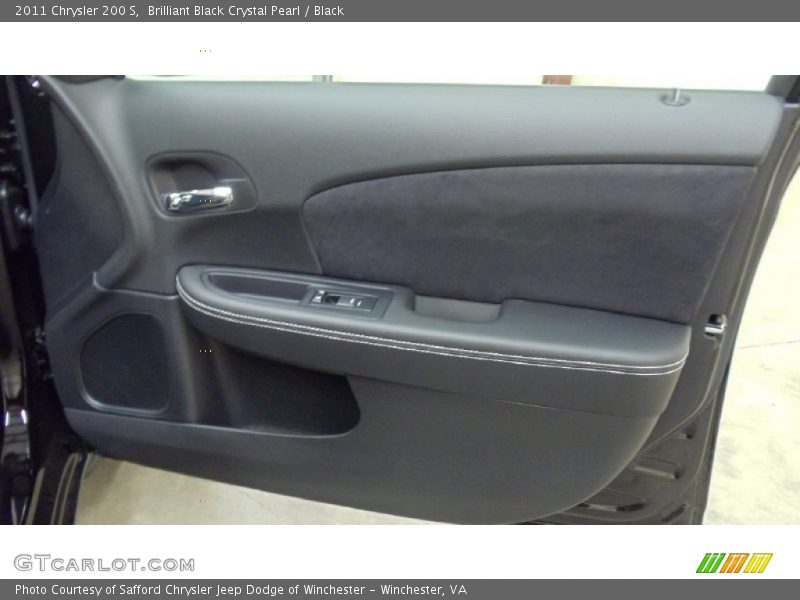 Brilliant Black Crystal Pearl / Black 2011 Chrysler 200 S