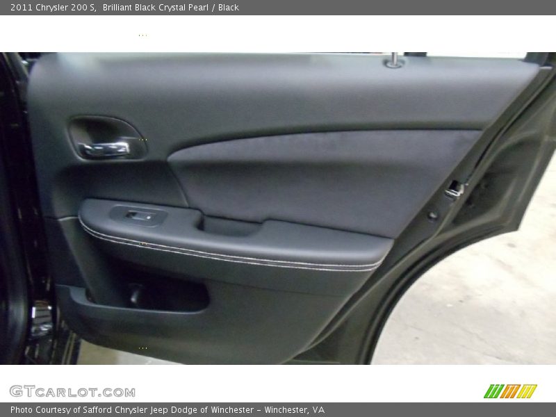 Brilliant Black Crystal Pearl / Black 2011 Chrysler 200 S