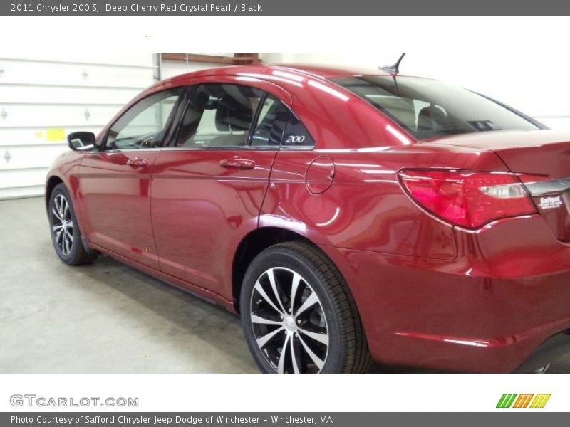 Deep Cherry Red Crystal Pearl / Black 2011 Chrysler 200 S