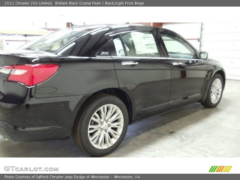 Brilliant Black Crystal Pearl / Black/Light Frost Beige 2011 Chrysler 200 Limited