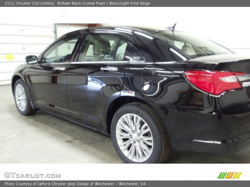 Brilliant Black Crystal Pearl / Black/Light Frost Beige 2011 Chrysler 200 Limited