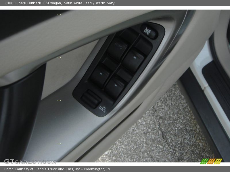 Satin White Pearl / Warm Ivory 2008 Subaru Outback 2.5i Wagon