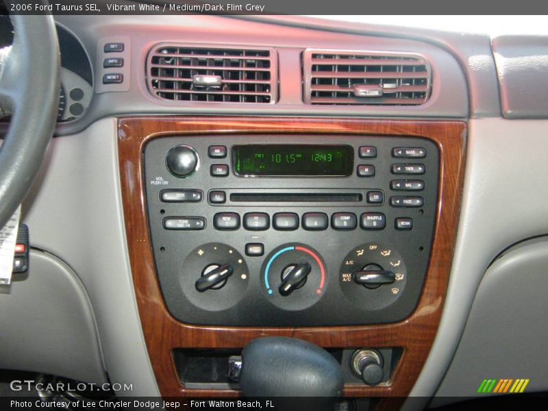Vibrant White / Medium/Dark Flint Grey 2006 Ford Taurus SEL