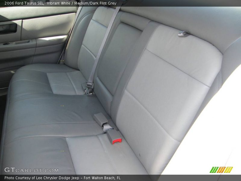 Vibrant White / Medium/Dark Flint Grey 2006 Ford Taurus SEL