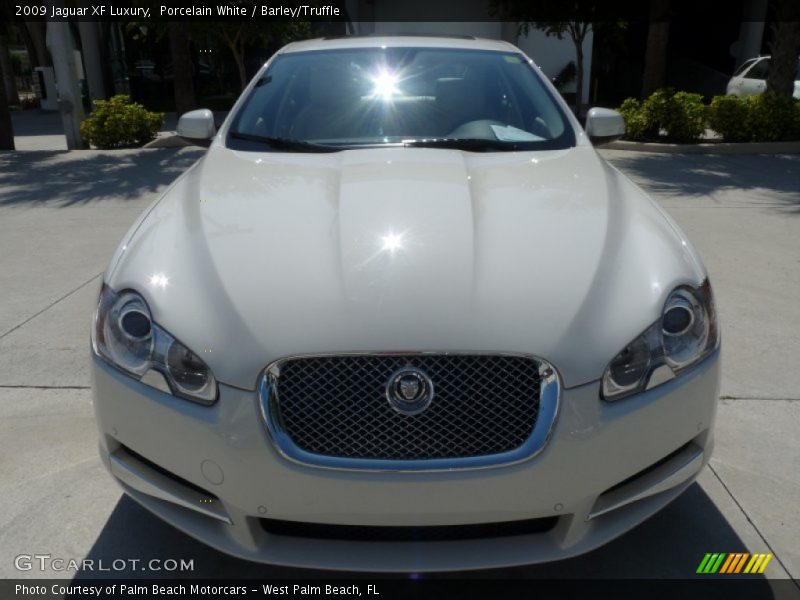 Porcelain White / Barley/Truffle 2009 Jaguar XF Luxury