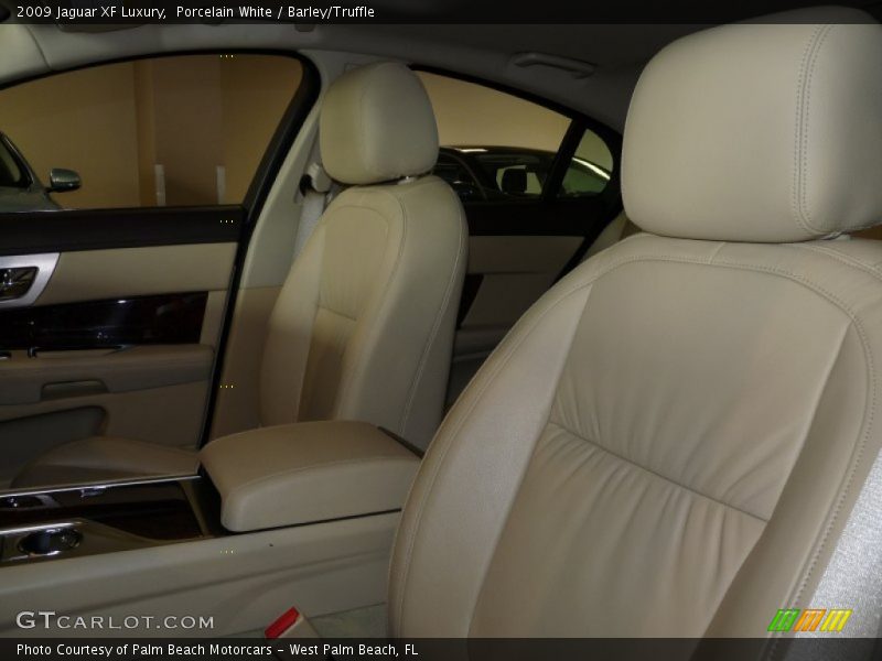 Porcelain White / Barley/Truffle 2009 Jaguar XF Luxury