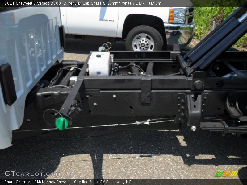 Summit White / Dark Titanium 2011 Chevrolet Silverado 3500HD Regular Cab Chassis