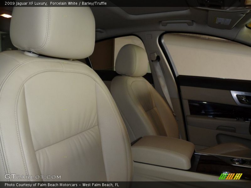 Porcelain White / Barley/Truffle 2009 Jaguar XF Luxury