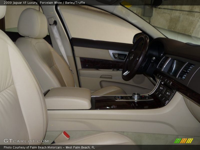 Porcelain White / Barley/Truffle 2009 Jaguar XF Luxury