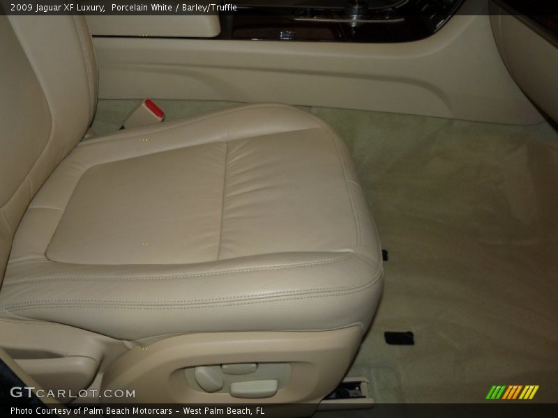 Porcelain White / Barley/Truffle 2009 Jaguar XF Luxury