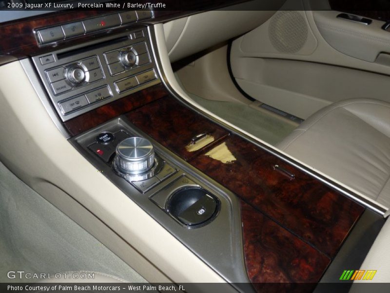 Porcelain White / Barley/Truffle 2009 Jaguar XF Luxury