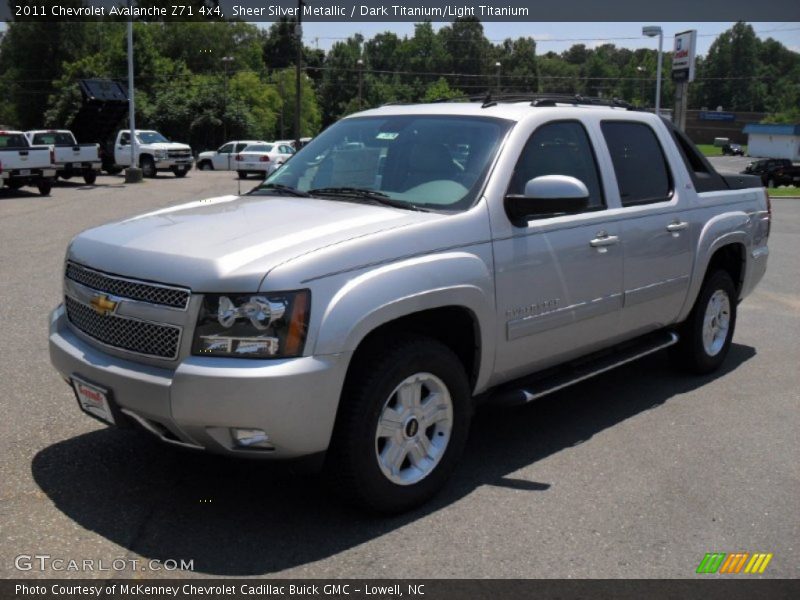 Sheer Silver Metallic / Dark Titanium/Light Titanium 2011 Chevrolet Avalanche Z71 4x4