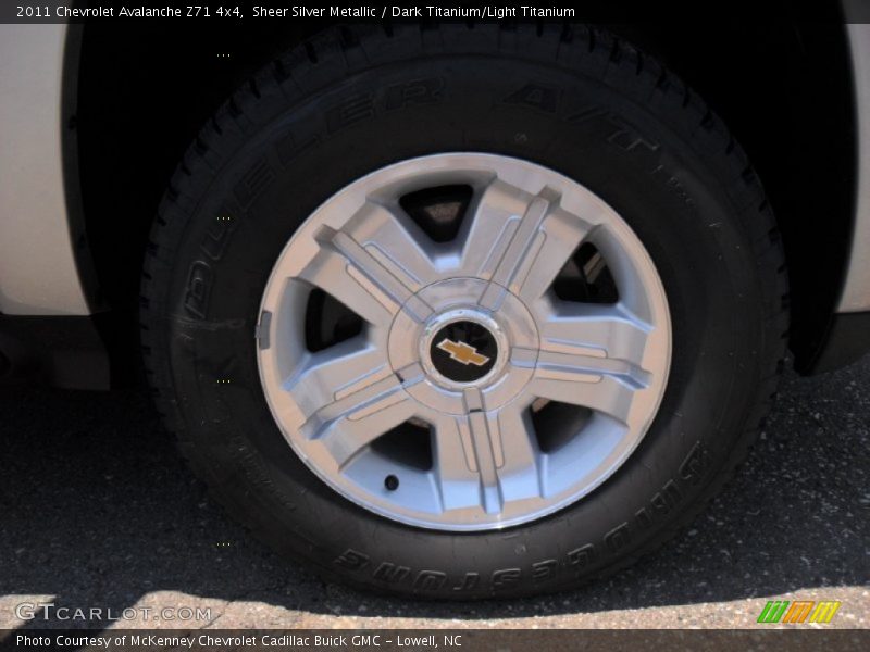 Sheer Silver Metallic / Dark Titanium/Light Titanium 2011 Chevrolet Avalanche Z71 4x4
