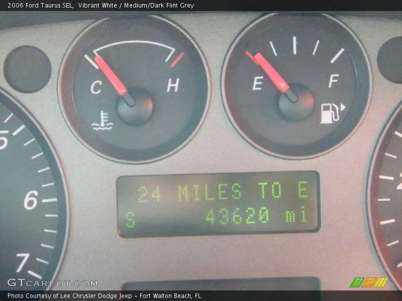 Vibrant White / Medium/Dark Flint Grey 2006 Ford Taurus SEL