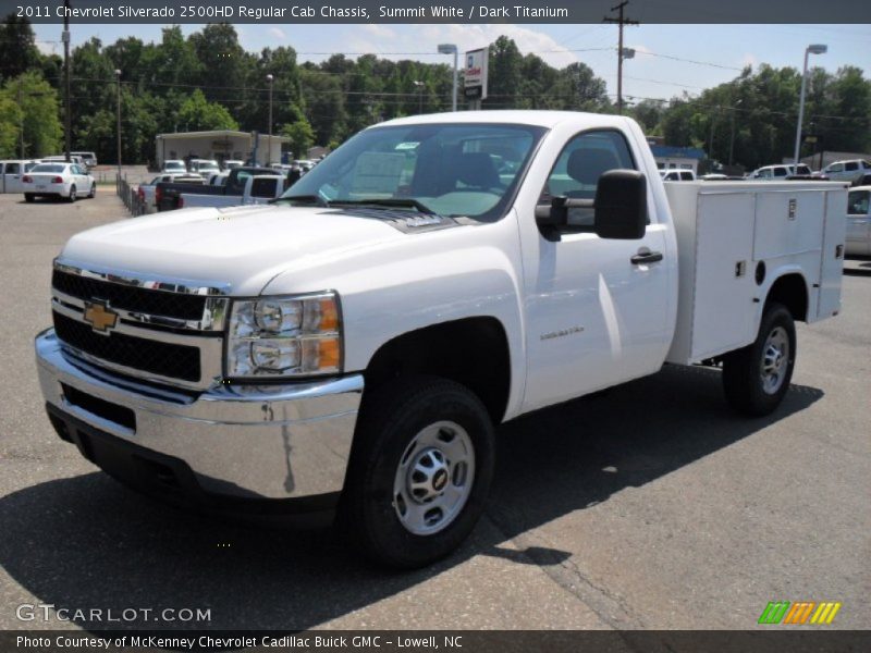Front 3/4 View of 2011 Silverado 2500HD Regular Cab Chassis