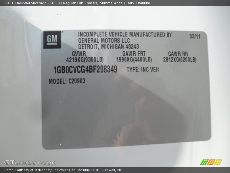 Summit White / Dark Titanium 2011 Chevrolet Silverado 2500HD Regular Cab Chassis