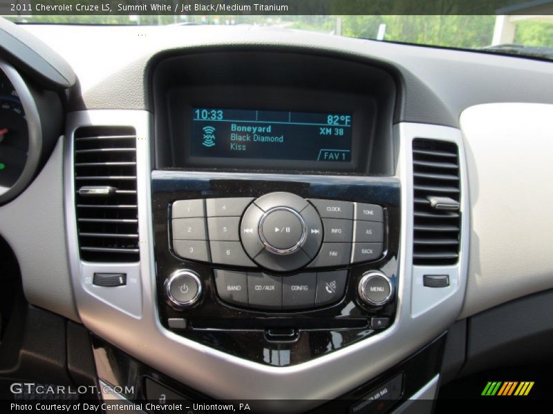 Summit White / Jet Black/Medium Titanium 2011 Chevrolet Cruze LS