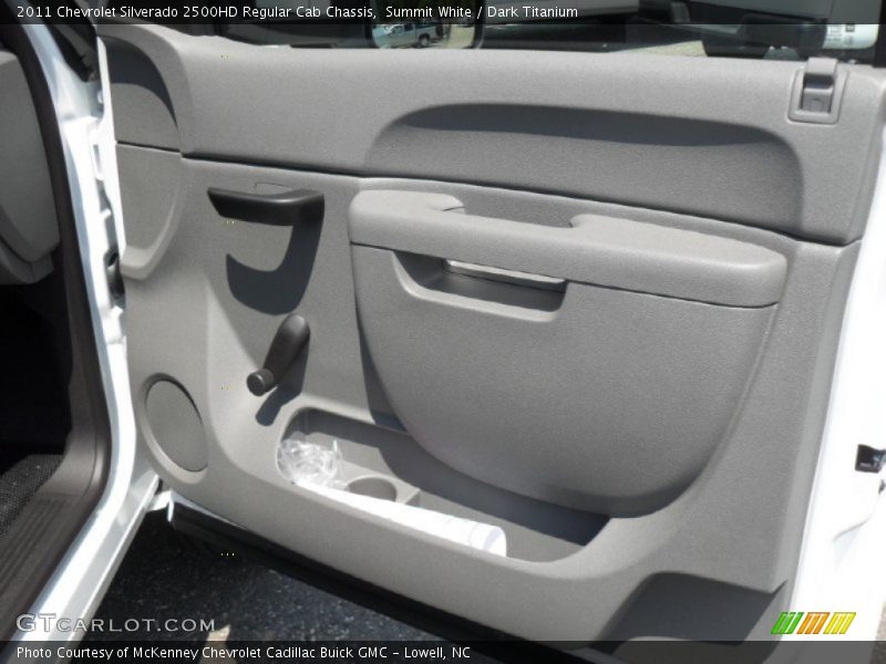 Summit White / Dark Titanium 2011 Chevrolet Silverado 2500HD Regular Cab Chassis