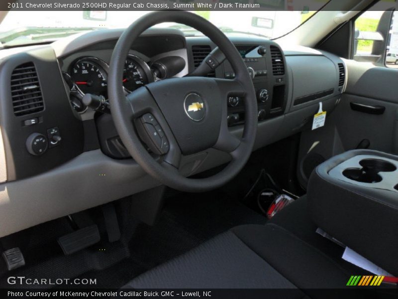 Summit White / Dark Titanium 2011 Chevrolet Silverado 2500HD Regular Cab Chassis