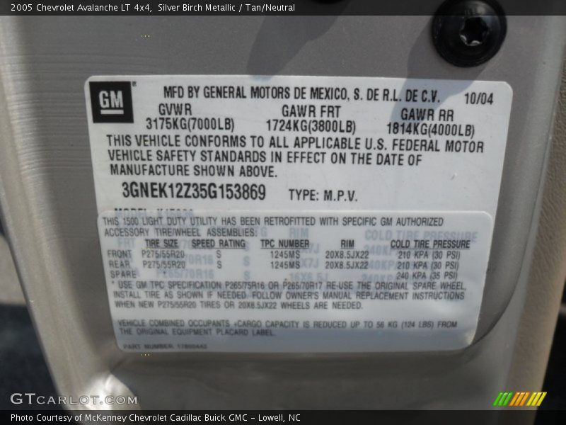 Silver Birch Metallic / Tan/Neutral 2005 Chevrolet Avalanche LT 4x4