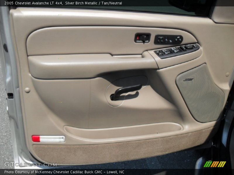 Silver Birch Metallic / Tan/Neutral 2005 Chevrolet Avalanche LT 4x4