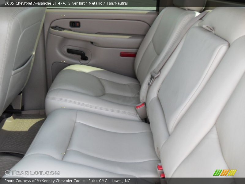 Silver Birch Metallic / Tan/Neutral 2005 Chevrolet Avalanche LT 4x4