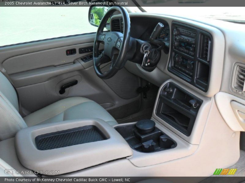 Silver Birch Metallic / Tan/Neutral 2005 Chevrolet Avalanche LT 4x4