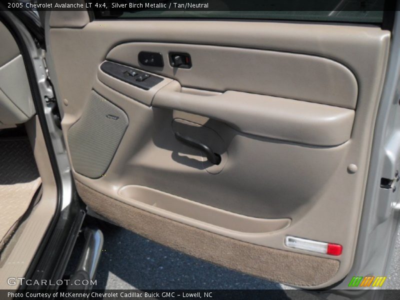 Silver Birch Metallic / Tan/Neutral 2005 Chevrolet Avalanche LT 4x4