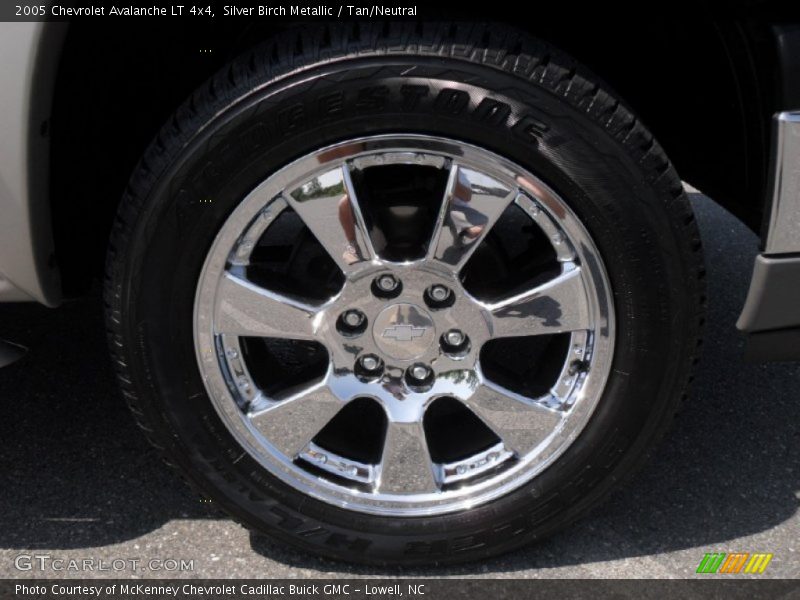 Silver Birch Metallic / Tan/Neutral 2005 Chevrolet Avalanche LT 4x4